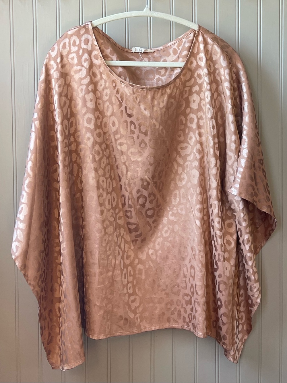 eesome Satin Leopard-Texture Tunic in Blush Pink